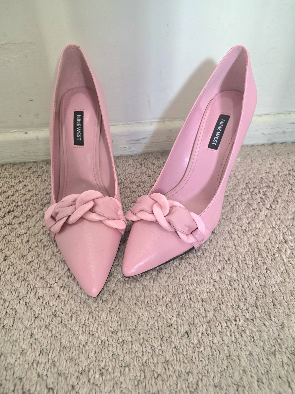 Nine West Pink Pointed-Toe Chain-Accent Pumps